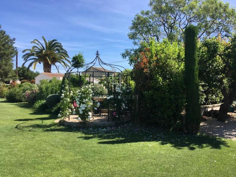 Maison - 205 m² - 7 pièces