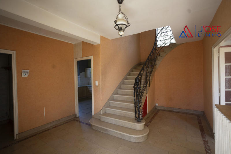 Maison - 195 m² - 7 pièces