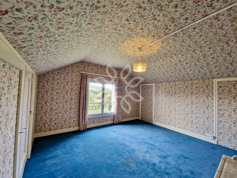 Propriété - 361 m² - 10 pièces