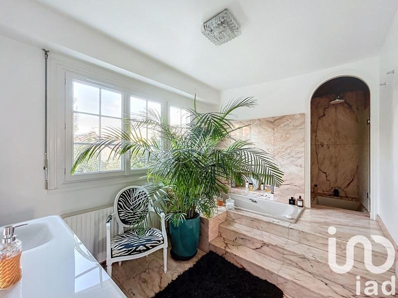 Maison - 190 m² - 8 pièces