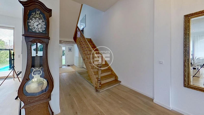 Maison - 308 m² - 8 pièces