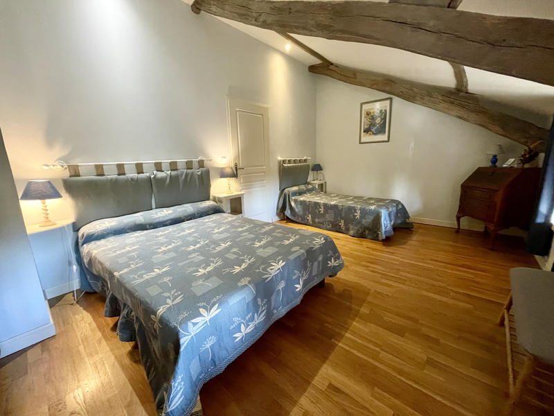 Maison - 278 m² - 9 pièces