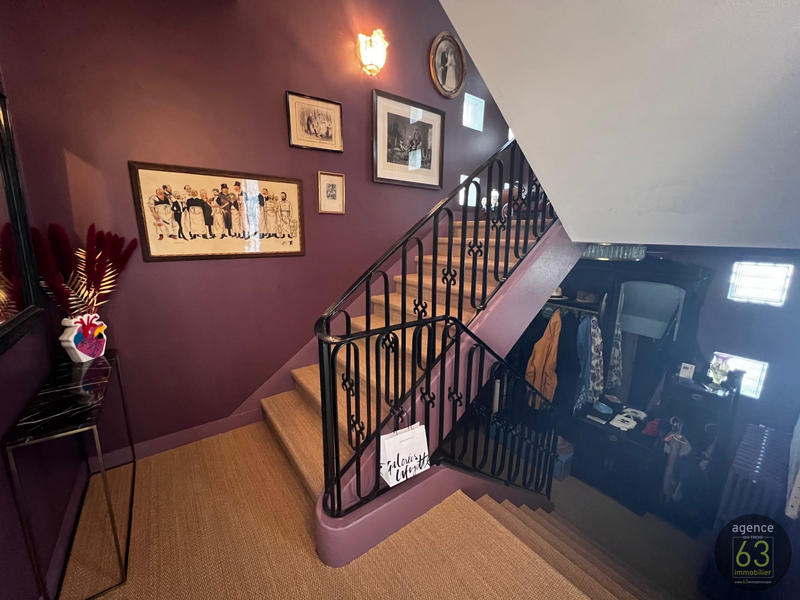 Maison - 269 m² - 9 pièces