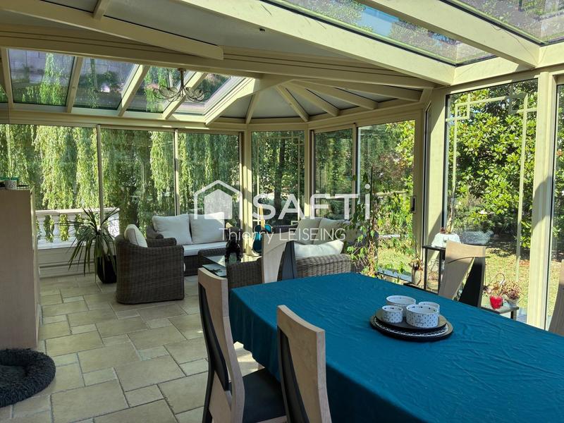 Maison - 220 m² - 7 pièces