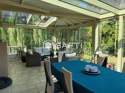 Maison - 220 m² - 7 pièces