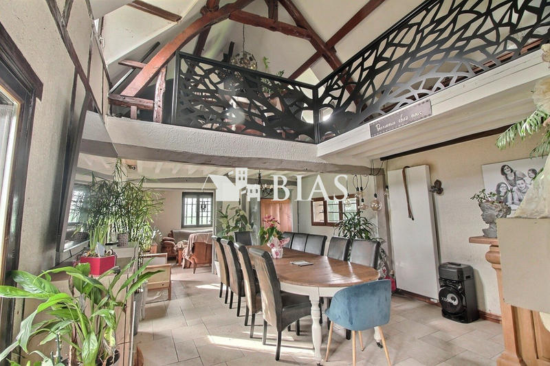 Maison - 224 m² - 11 pièces