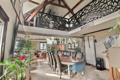 Maison - 224 m² - 11 pièces