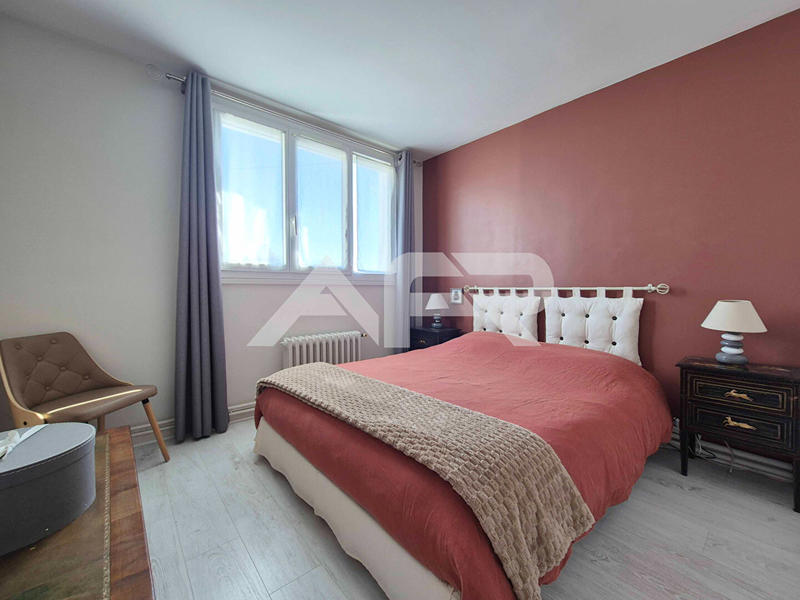 Maison - 95 m² - 6 pièces