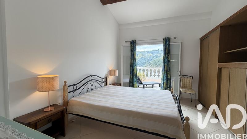 Maison - 231 m² - 7 pièces