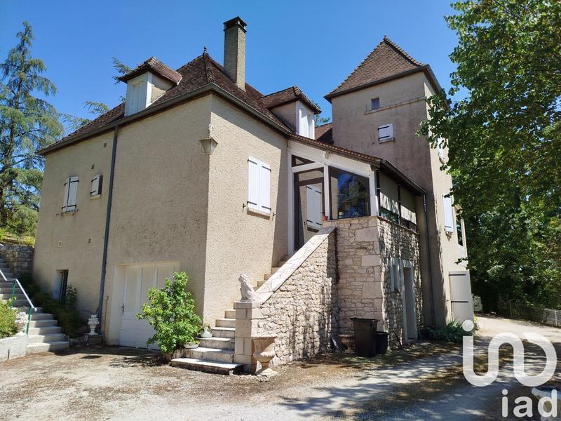 Maison - 205 m² - 8 pièces