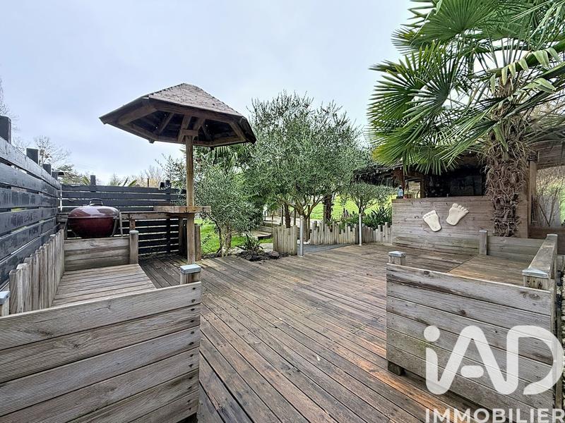 Maison - 202 m² - 7 pièces