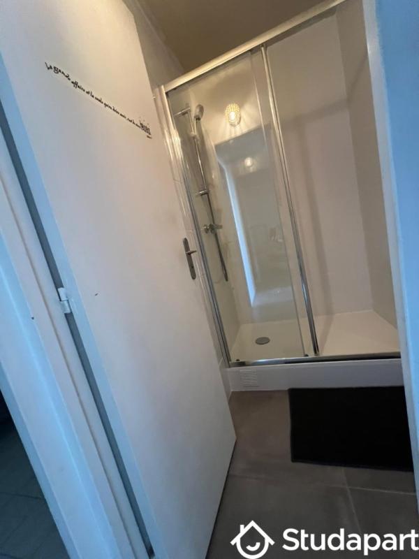 Chambre - 9 m² - 1 pièce