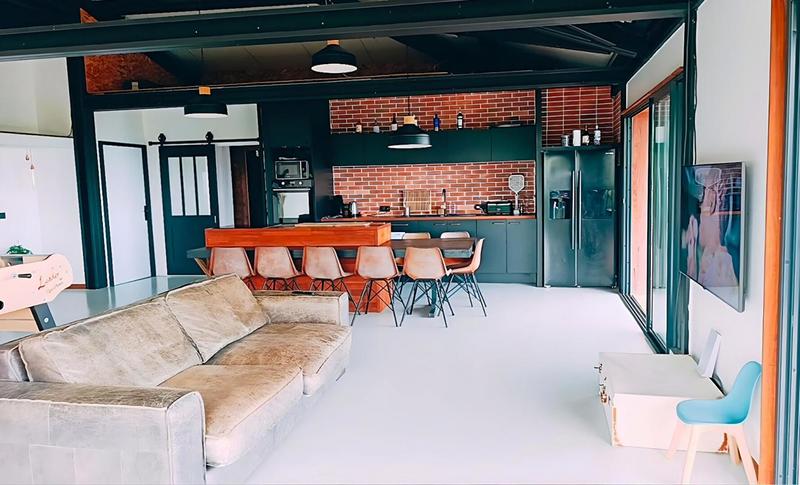 Maison - 276 m² - 10 pièces