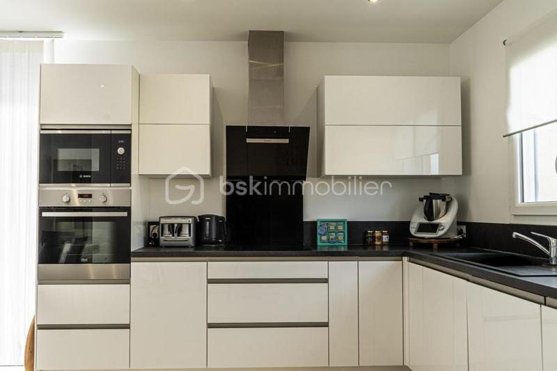 Maison - 95 m² - 4 pièces