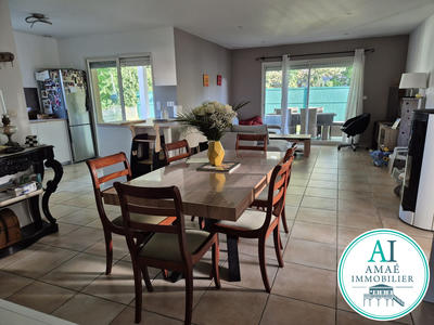 Maison - 93 m² - 4 pièces