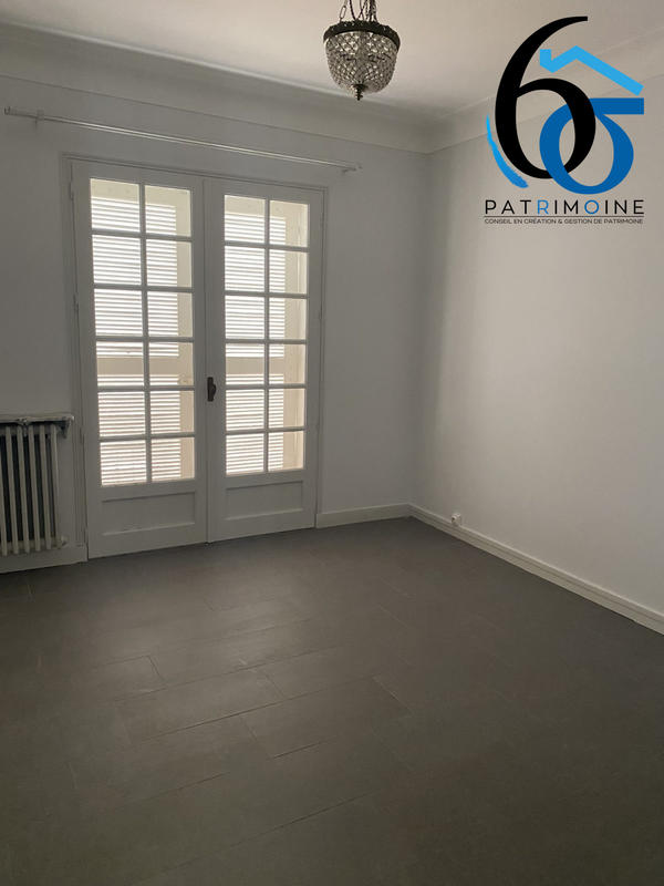 Maison - 218 m² - 7 pièces