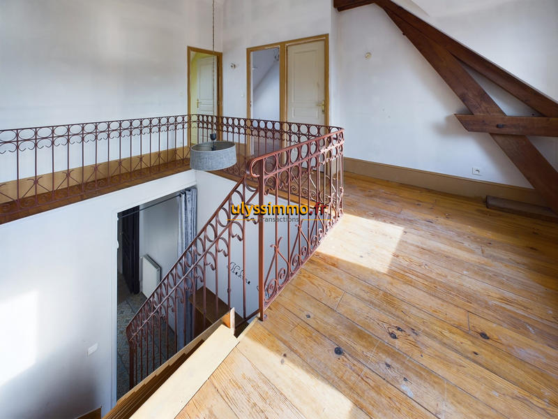 Maison - 177 m² - 9 pièces