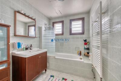 Maison - 178 m² - 8 pièces