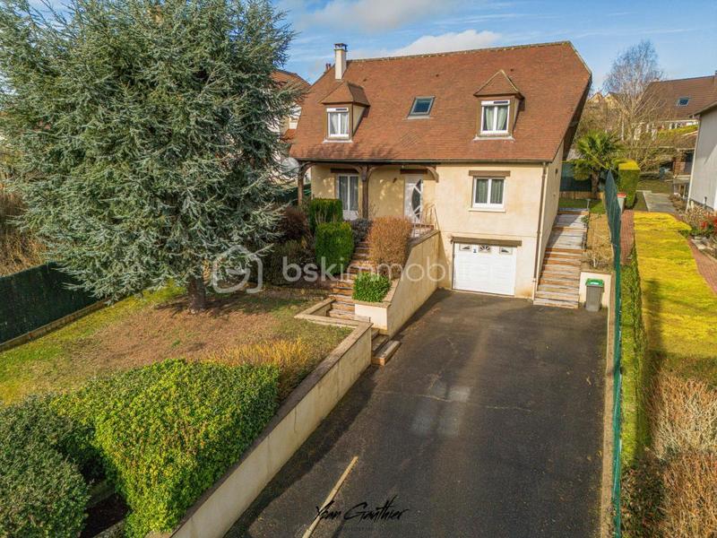 Maison - 110 m² - 5 pièces