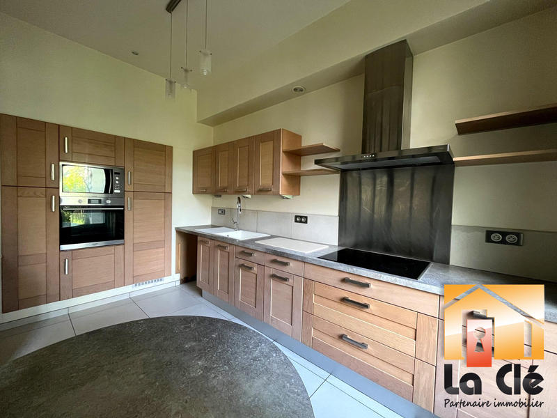 Maison - 189 m² - 8 pièces