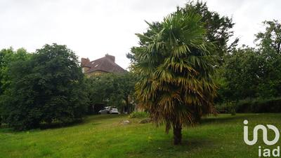 Maison - 275 m² - 13 pièces