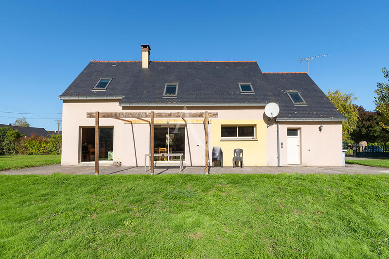 Maison - 126 m² - 8 pièces