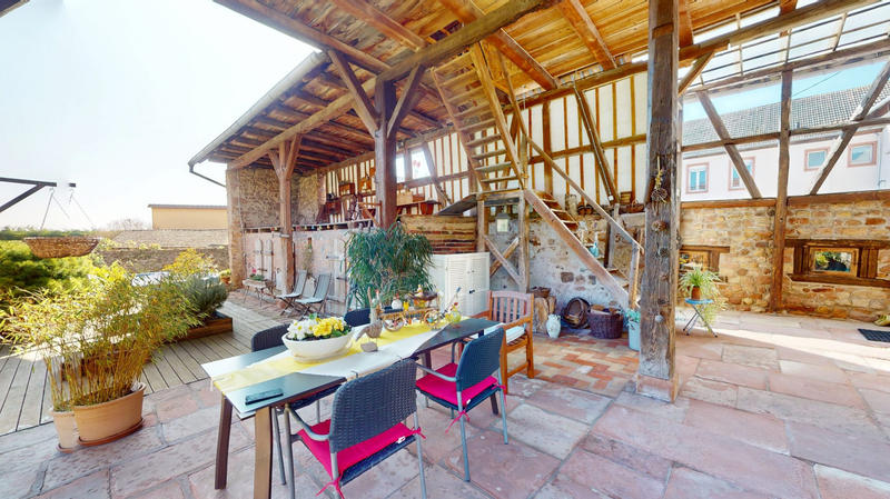 Maison traditionnelle - 250 m² - 8 pièces