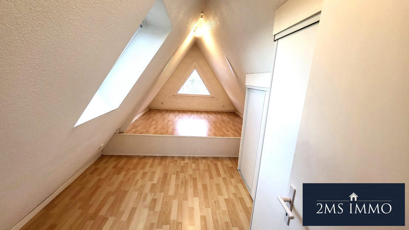 Duplex - 93 m² - 5 pièces