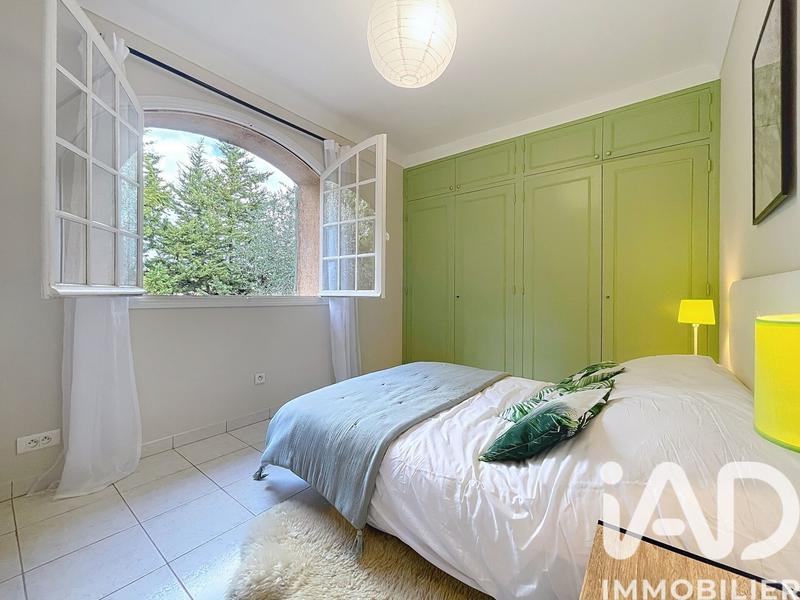 Maison - 180 m² - 7 pièces