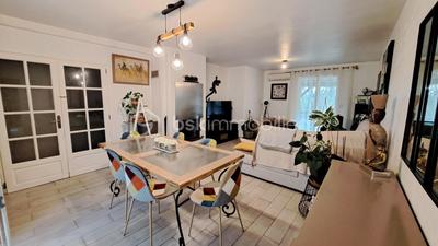 Maison traditionnelle - 181 m² - 7 pièces