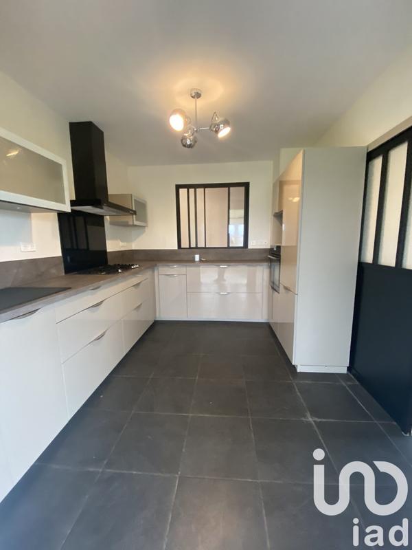 Maison - 201 m² - 7 pièces