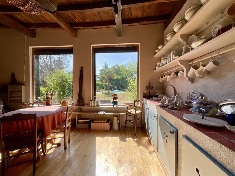 Maison - 300 m² - 9 pièces