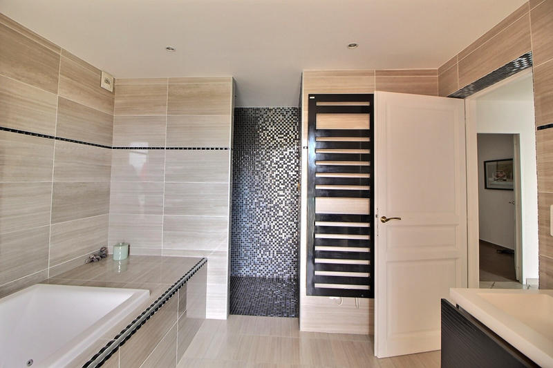 Appartement - 220 m² - 5 pièces