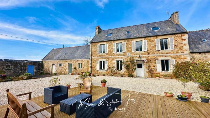 Maison de maîtres - 300 m² - 11 pièces