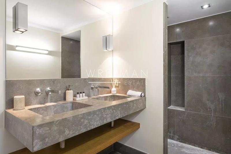 Villa - 291 m² - 7 pièces