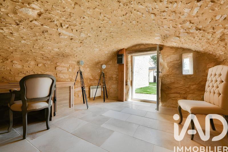 Maison - 910 m² - 20 pièces