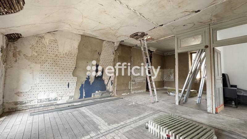 Maison - 213 m² - 10 pièces