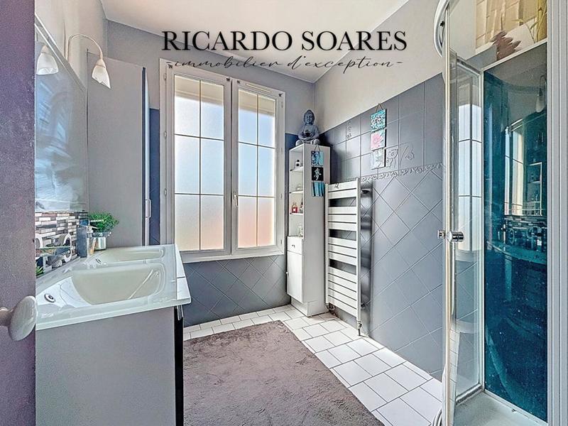 Maison - 277 m² - 10 pièces