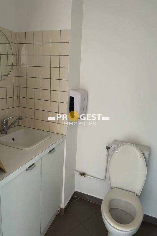 Bureau - 43 m² - 2 pièces