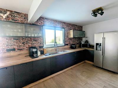 Maison - 170 m² - 9 pièces