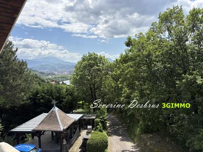 Maison - 164 m² - 9 pièces