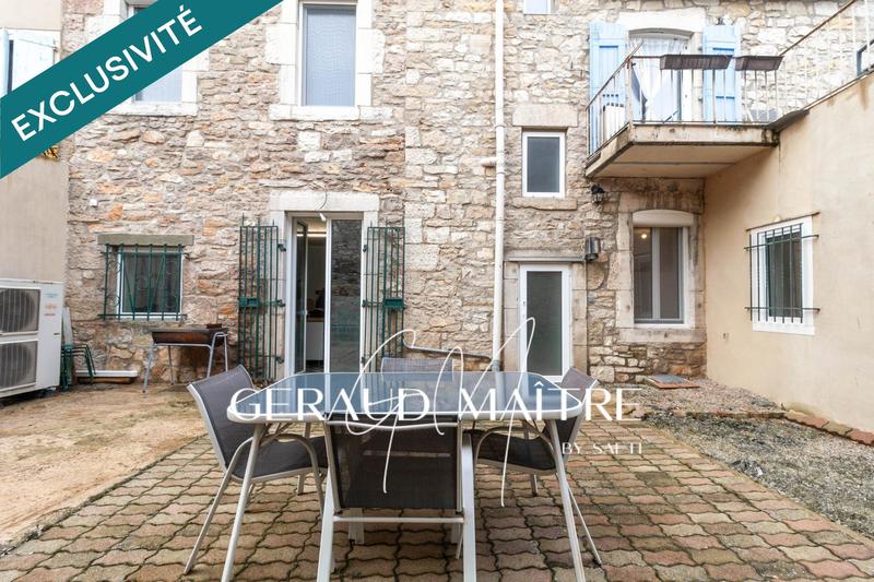 Maison - 242 m² - 10 pièces