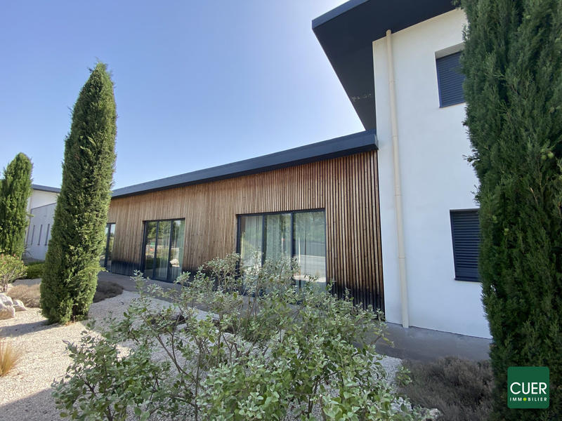 Local commercial - 4 pièces