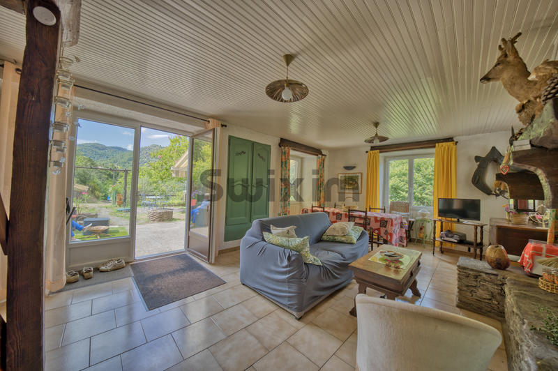 Maison - 92 m² - 5 pièces