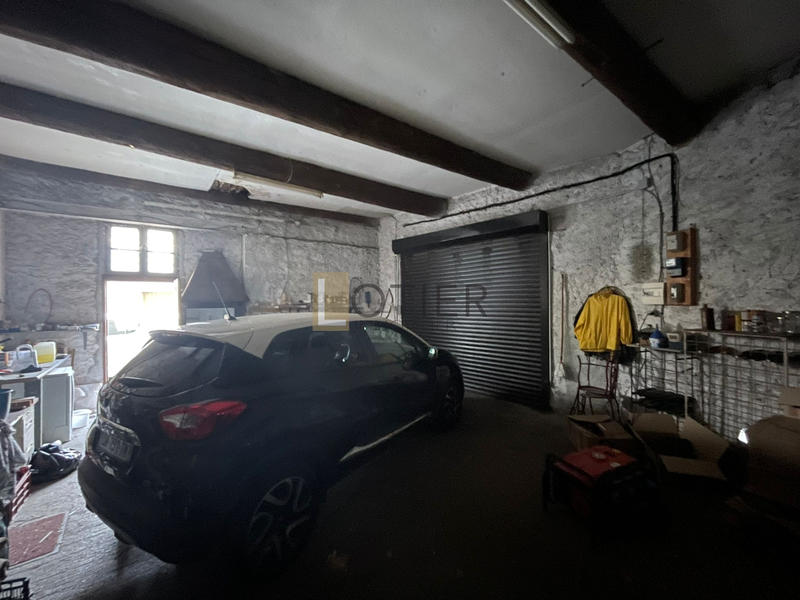Parking / Garage - 134 m²