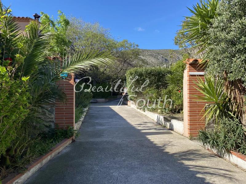 Gîte - 647 m² - 16 pièces