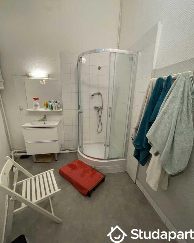 Chambre - 130 m² - 1 pièce