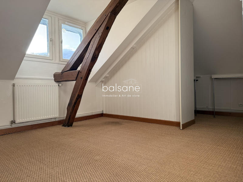 Appartement - 90 m² - 4 pièces