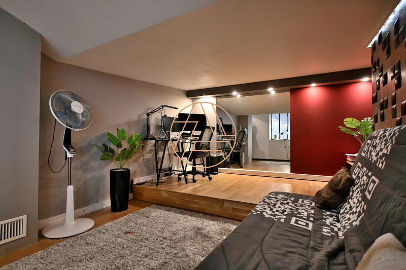 Loft - 202 m² - 8 pièces