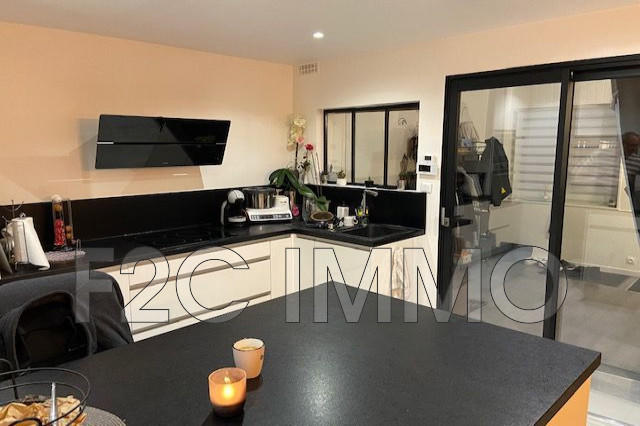 Maison - 95 m² - 4 pièces